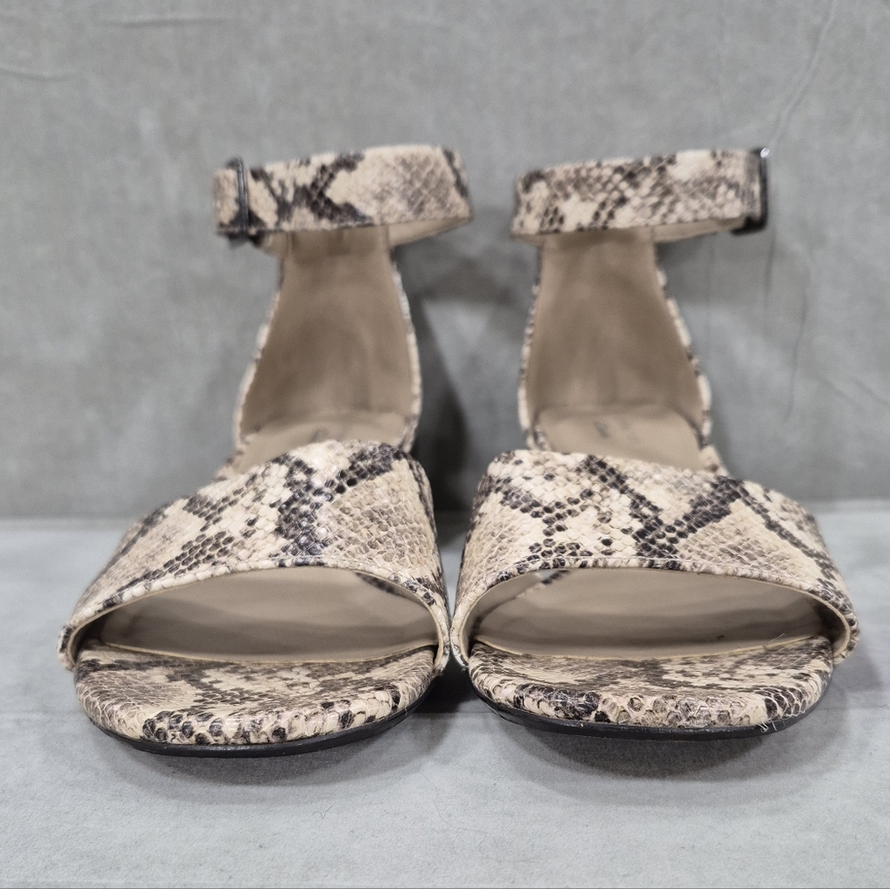 Clarks sandals women's 10 cream black snake embossed padded ankle strap low heel - Picture 4 of 14
